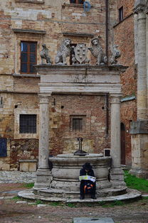 乐鱼体育平台官网-英超球队结合疲劳评分系统动态分配替补上场时机，英超受伤率