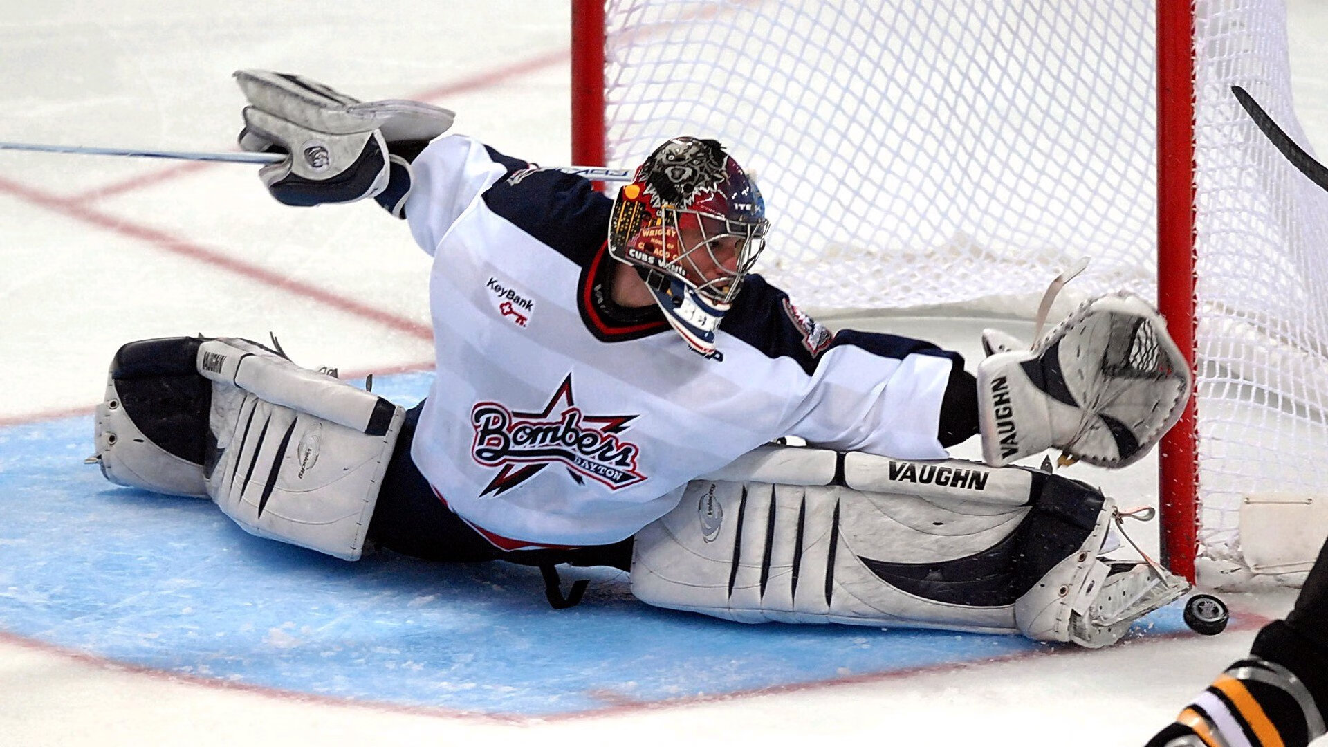 斯图加特后场稳固保护门将不受威胁,斯图加特0607